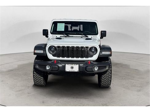 Used 2025 Jeep Gladiator Rubicon w/ Convenience Group AWD/4WD image 8