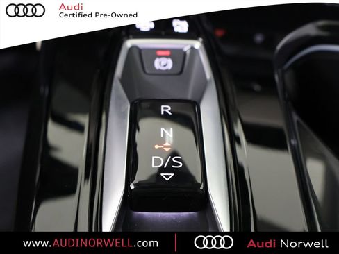 Certified 2025 Audi Q5 Premium AWD/4WD image 4