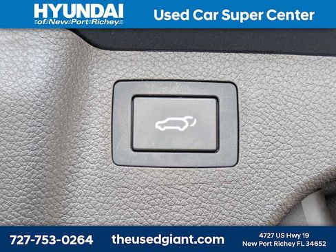 Used 2017 Hyundai Santa Fe Sport FWD image 13