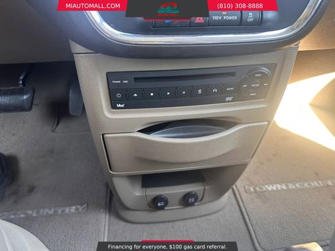Used 2012 Chrysler Town & Country Touring-L w/ Premium Group FWD image 15