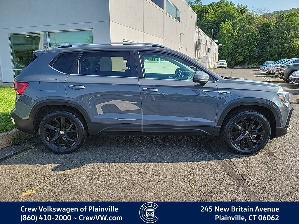 Certified 2023 Volkswagen Taos SE w/ Panoramic Sunroof Package AWD/4WD image 34