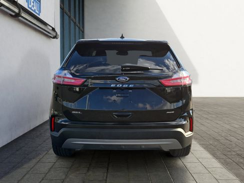 Certified 2022 Ford Edge SEL w/ Convenience Package image 4