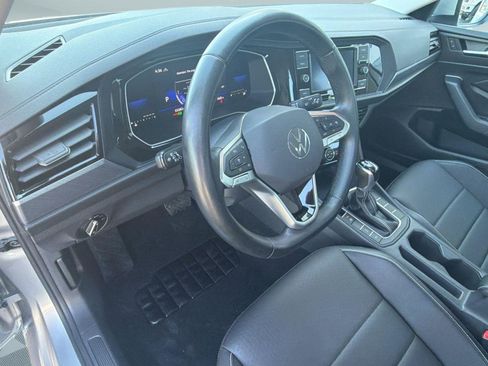 Certified 2024 Volkswagen Jetta SE FWD image 4
