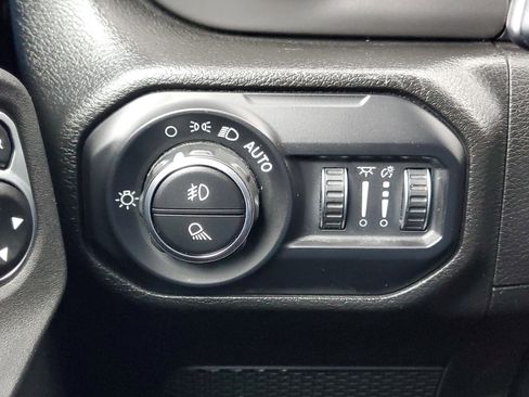 Used 2022 Jeep Gladiator Willys image 30