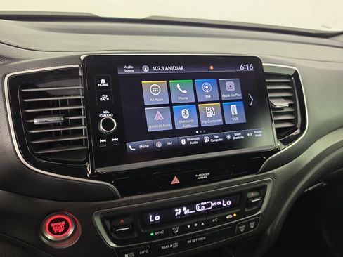 Used 2025 Honda Ridgeline Sport image 26
