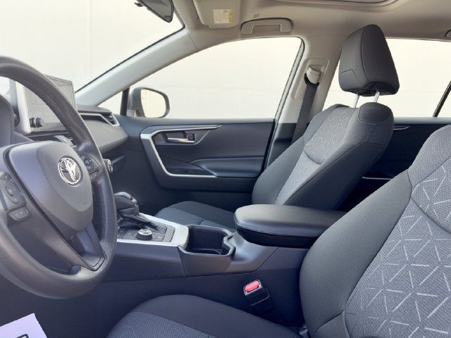 Used 2025 Toyota RAV4 XLE w/ Convenience Package AWD/4WD image 16