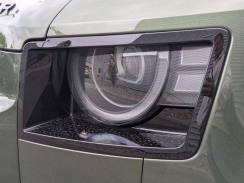 New 2026 Land Rover Defender 110 S AWD/4WD image 9
