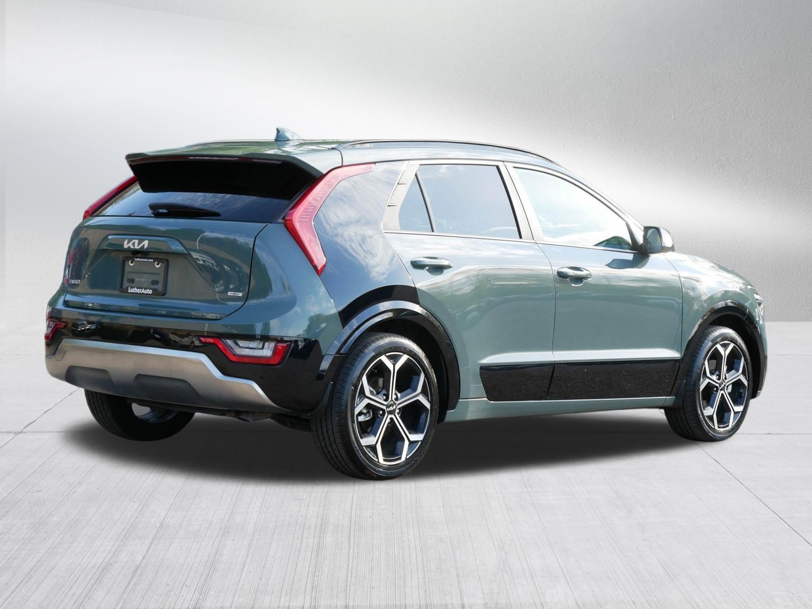 Certified 2025 Kia Niro SX Touring FWD image 7
