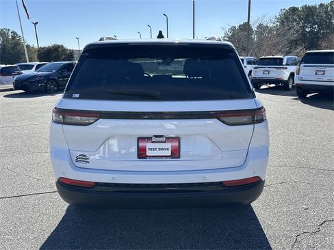 New 2025 Jeep Grand Cherokee Altitude image 7