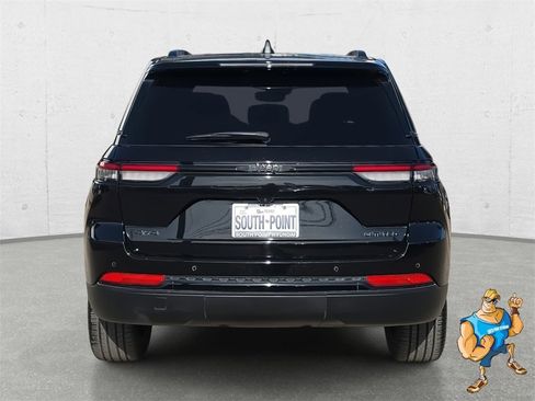 Used 2024 Jeep Grand Cherokee Limited w/ Black Appearance Package image 6