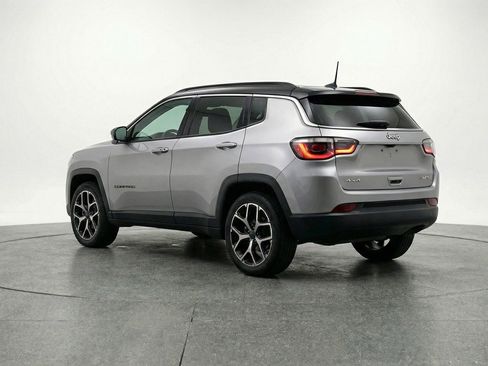 Used 2025 Jeep Compass Limited image 6