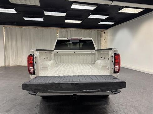 New 2026 GMC Sierra 1500 SLE w/ Preferred Package AWD/4WD image 12