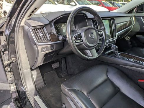 Used 2018 Volvo S90 T5 Momentum w/ Convenience Package image 11