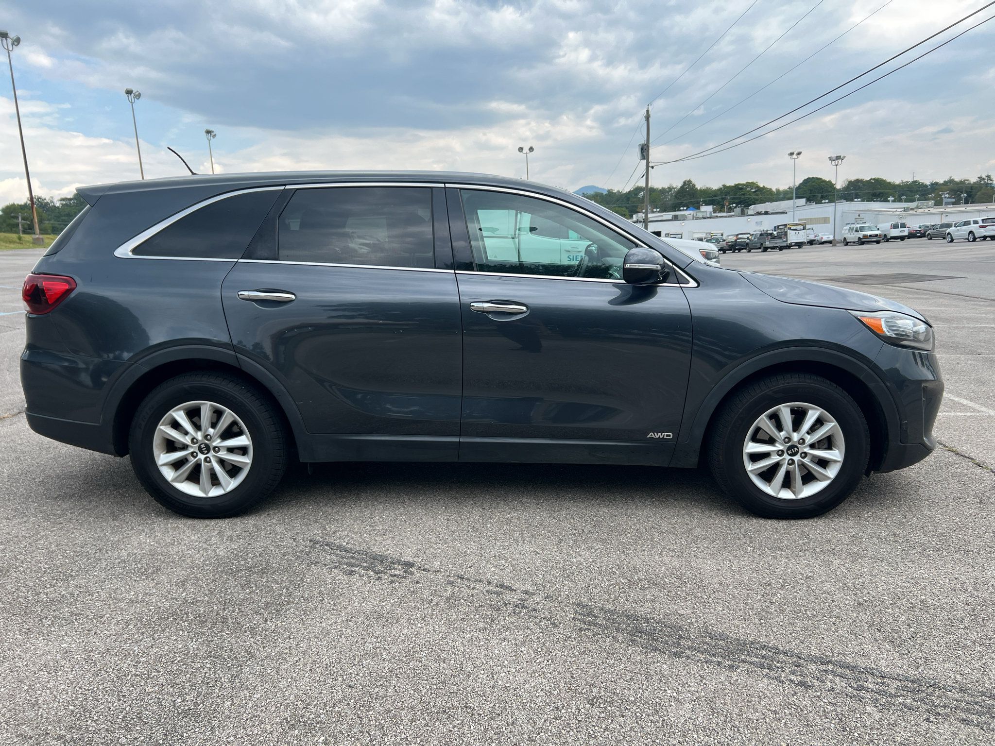 Used 2020 Kia Sorento AWD V6 image 2
