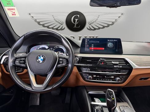 Used 2018 BMW 540i w/ Premium Package image 10