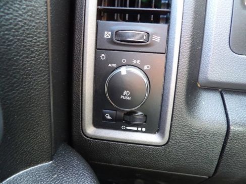 Used 2019 RAM 1500 Express w/ Express Value Package AWD/4WD image 21