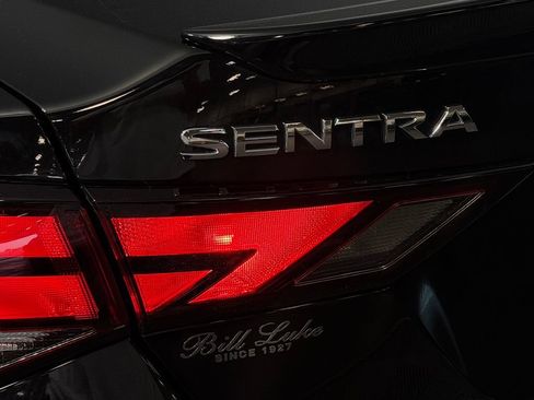 Used 2025 Nissan Sentra SR FWD image 8