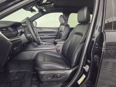 New 2026 Jeep Grand Cherokee Limited w/ Limited Altitude Package AWD/4WD image 10