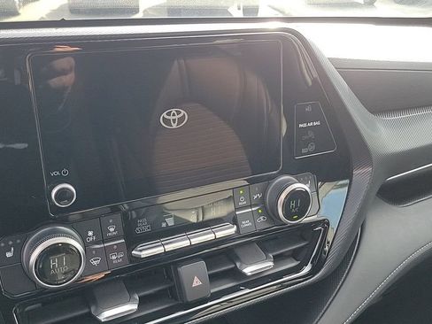 Used 2024 Toyota Highlander XSE image 22