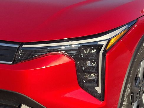 Used 2025 Kia K4 LXS image 8