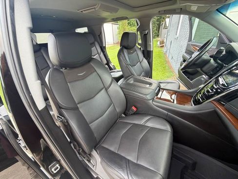Used 2018 Cadillac Escalade Premium Luxury AWD/4WD image 34