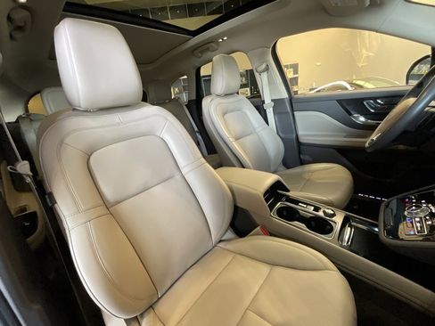 Used 2021 Lincoln Corsair Reserve w/ Sport Package image 21