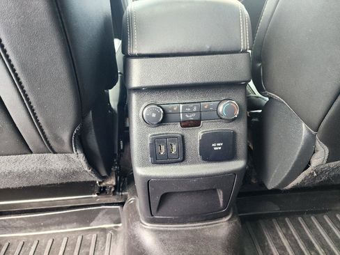 Used 2018 Ford Explorer Platinum AWD/4WD image 28