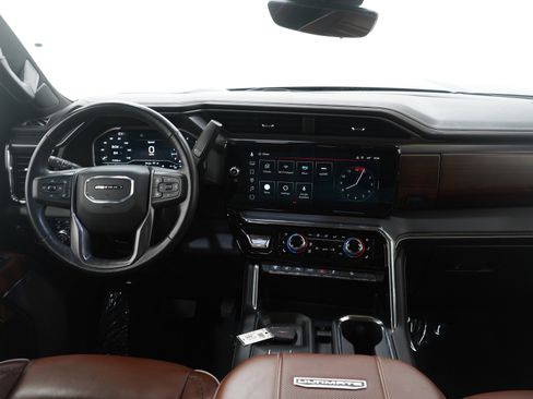 Used 2024 GMC Sierra 2500 Denali Ultimate w/ Max Trailering Package image 16
