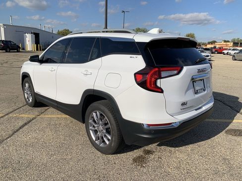 Used 2022 GMC Terrain SLT w/ Infotainment Package II image 6