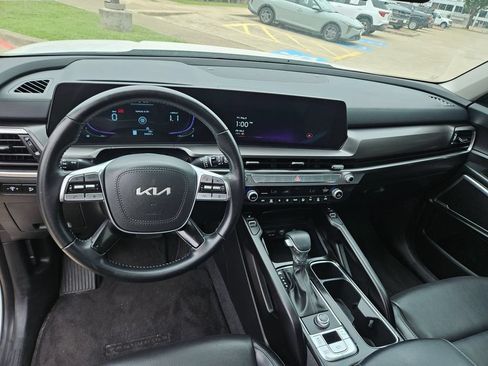 Used 2025 Kia Telluride S FWD image 16