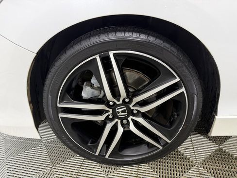 Used 2016 Honda Accord Sport image 5