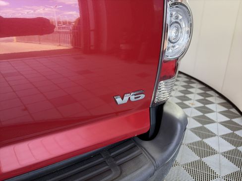 Used 2014 Toyota Tacoma 4x4 Double Cab w/ TRD Off-Road Package image 17