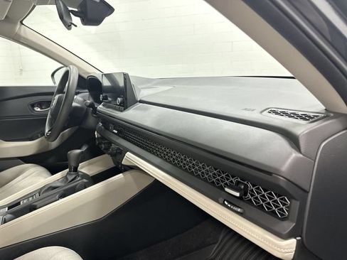 Used 2023 Honda Accord EX image 17