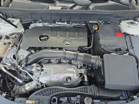 Certified 2022 Mercedes-Benz GLB 250 4MATIC image 30