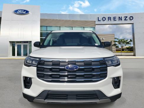 New 2026 Ford Explorer Active RWD image 2
