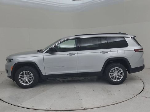 New 2025 Jeep Grand Cherokee L Laredo image 9