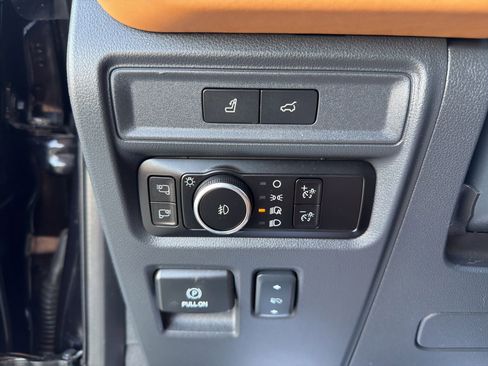 Used 2024 Ford Expedition Platinum AWD/4WD image 15