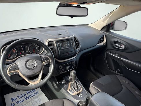 Used 2016 Jeep Cherokee Latitude AWD/4WD image 19