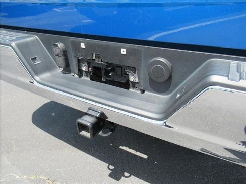 Used 2022 Chevrolet Silverado 1500 LT AWD/4WD image 32