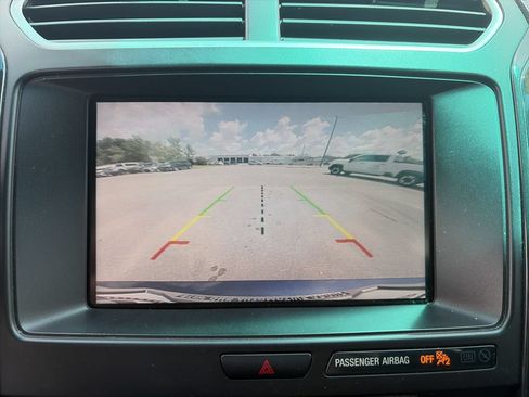 Used 2016 Ford Explorer XLT w/ Equipment Group 201A FWD image 23