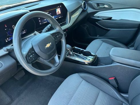 Used 2024 Chevrolet Trax LT FWD image 10