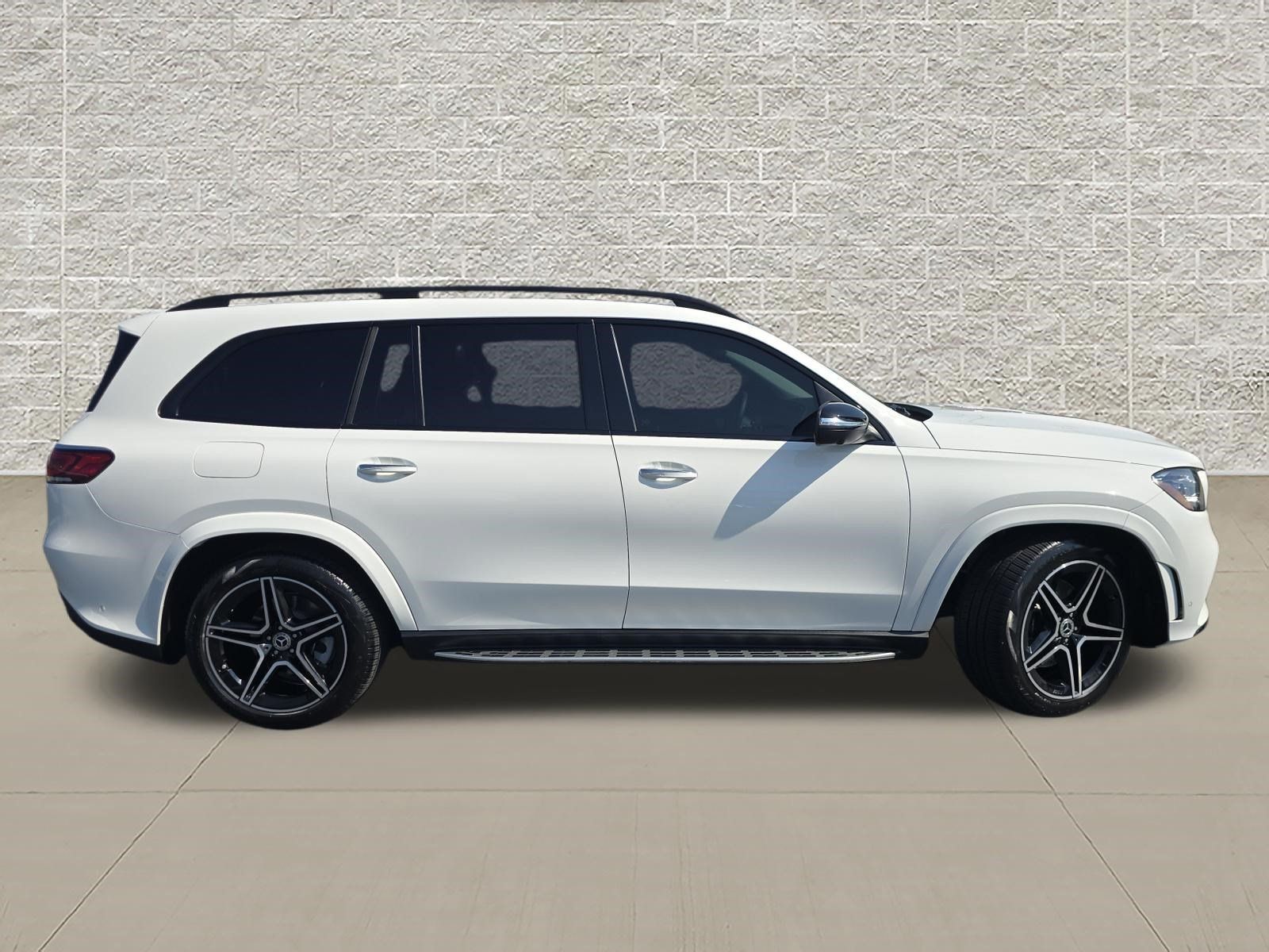 Used 2023 Mercedes-Benz GLS 450 4MATIC image 8