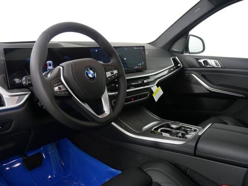 Used 2025 BMW X5 xDrive50e image 15