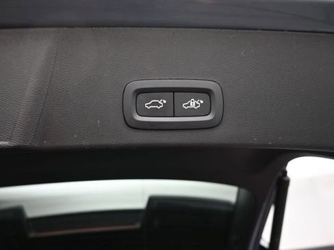 Used 2023 Volvo XC40 B5 Plus w/ Protection Package Premier AWD/4WD image 33