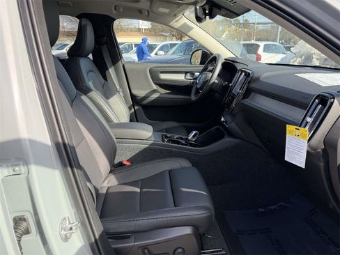 Certified 2026 Volvo XC40 B5 Plus w/ Protection Package Premier image 13