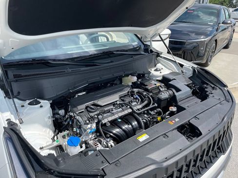 New 2027 Kia Seltos LX FWD image 32