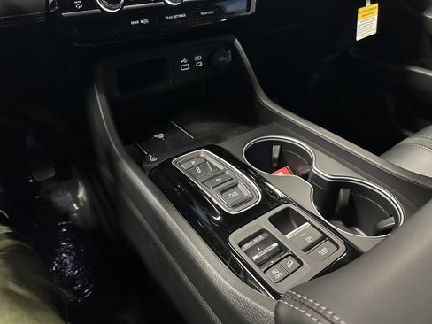 New 2025 Honda Pilot Touring image 30