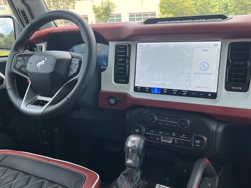 New 2026 Ford Bronco Heritage Edition AWD/4WD image 3