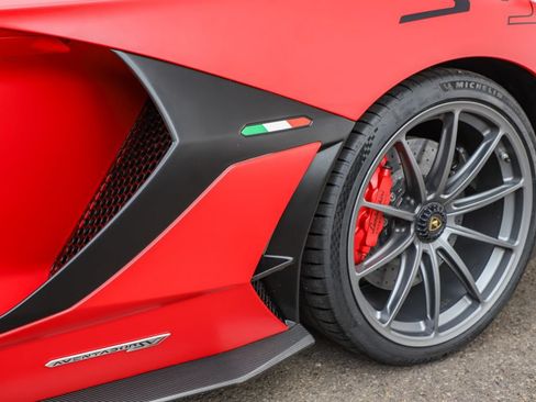 Used 2019 Lamborghini Aventador SVJ AWD/4WD image 56
