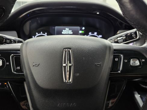 Used 2021 Lincoln Corsair AWD w/ Premium Package image 28